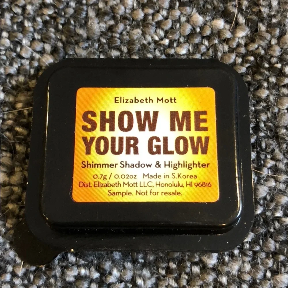 Shimmer shadow/ Highlighter